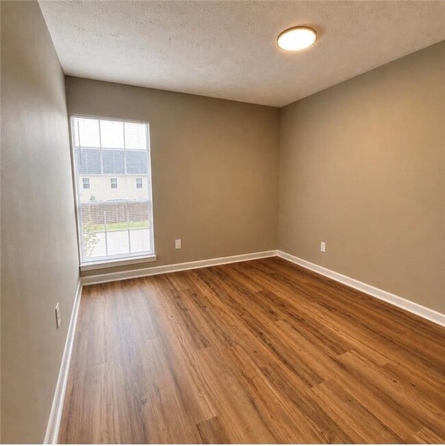 Building Photo - 3254 Strawberry Ln