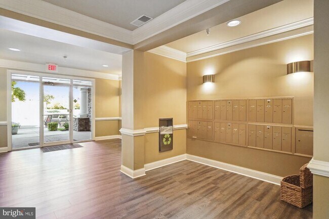 Building Photo - 12824 Clarksburg Square Rd