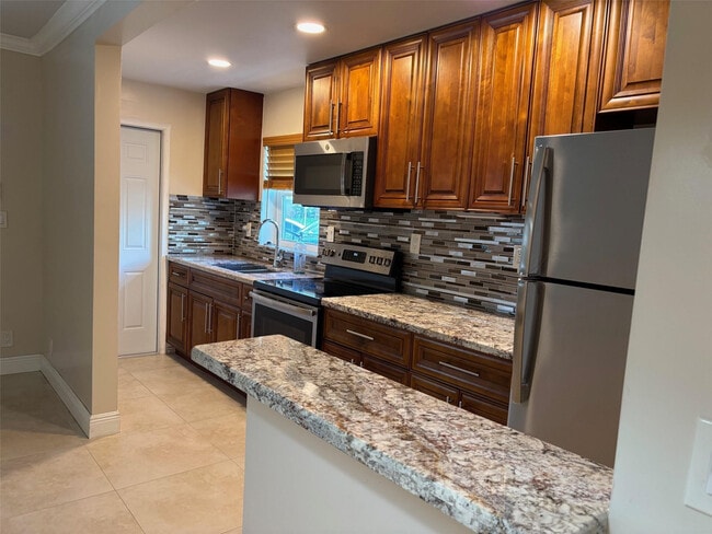 Primary Photo - 1021 NE 24th Ave