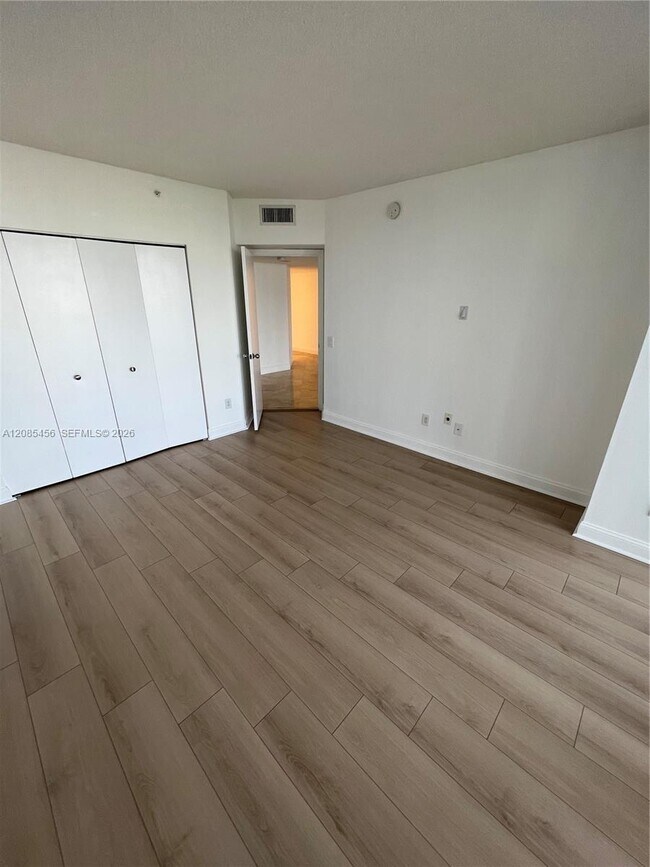 Building Photo - 21055 Yacht Club Dr
