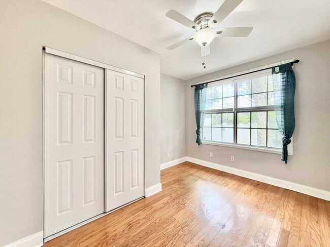 Building Photo - 909 W Fribley St