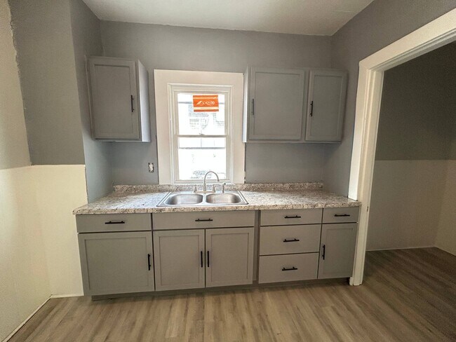 Building Photo - 949-951 Ferndale Ave