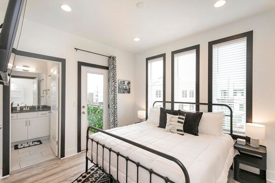 Building Photo - 1111 Baptist World Center Dr