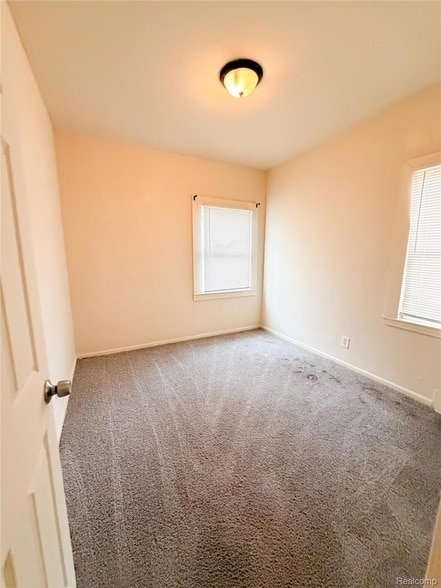 Building Photo - 19457 Evergreen Rd