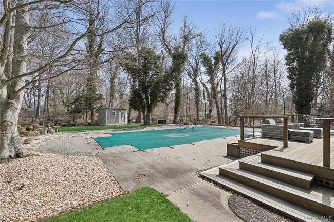 Building Photo - 131 Lewis Rd