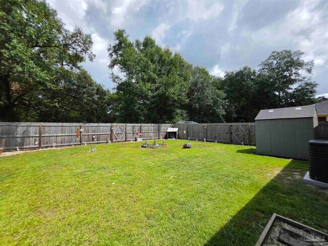 Building Photo - 5165 Peach Dr