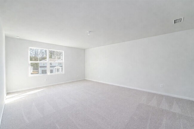 Building Photo - 3 bedrooms, 2 1/2 bathrooms in Richmond Hill's Heartwood Community