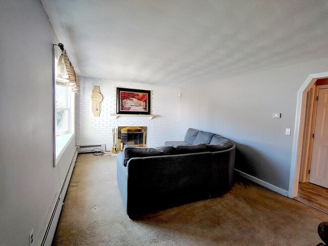 Building Photo - 74 Thurlow Ave