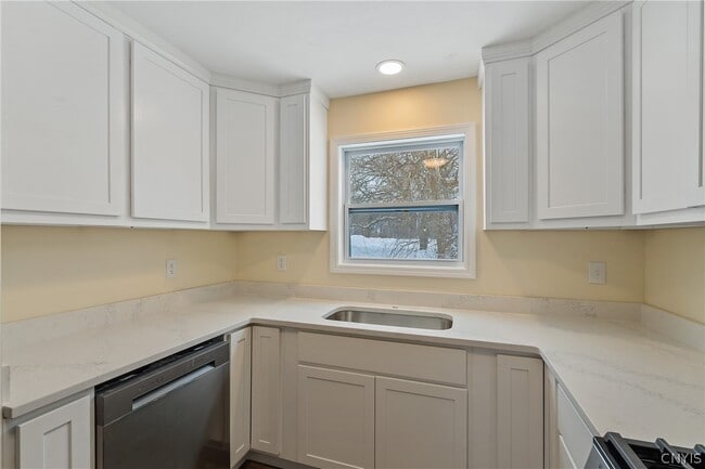 Building Photo - 429 Beechwood Ave