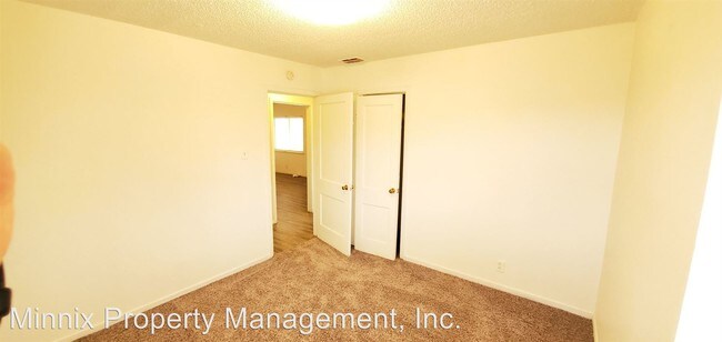 Building Photo - 1004 N Ballard St