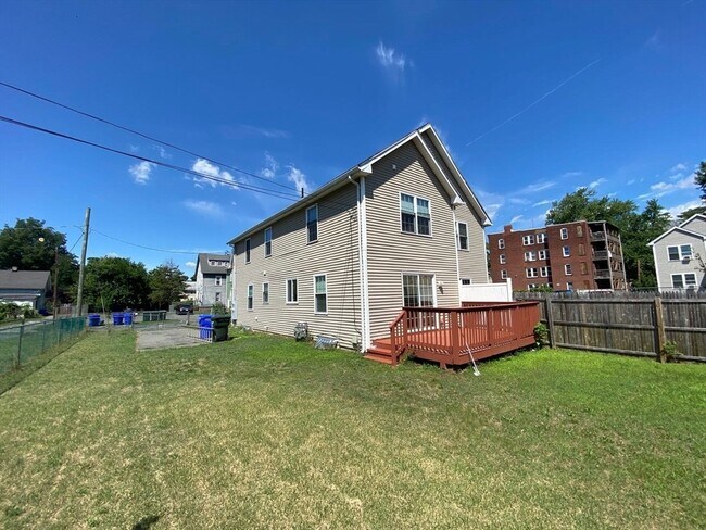 Building Photo - 93 Orleans St