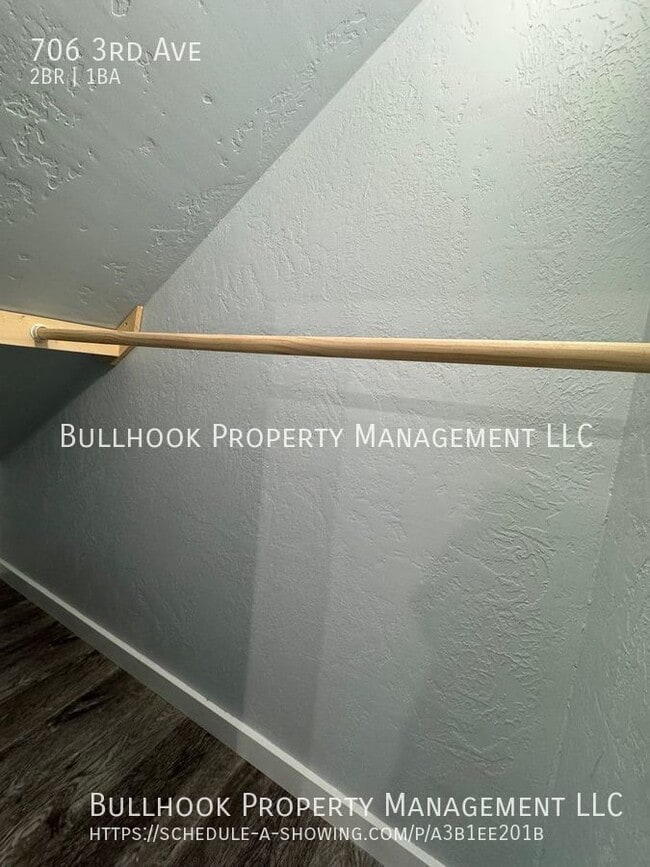 Building Photo - 706 3rd Ave