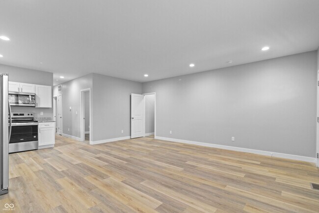 Building Photo - 3365 Broadway St