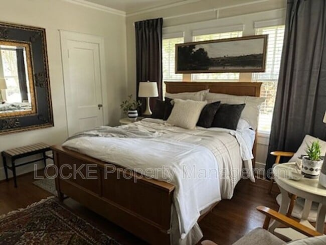 Building Photo - 2615 Cockrell Ave