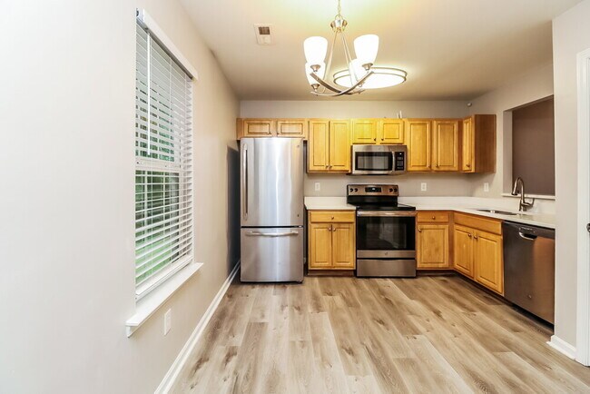 Building Photo - 1024 Valley Ridge Rd