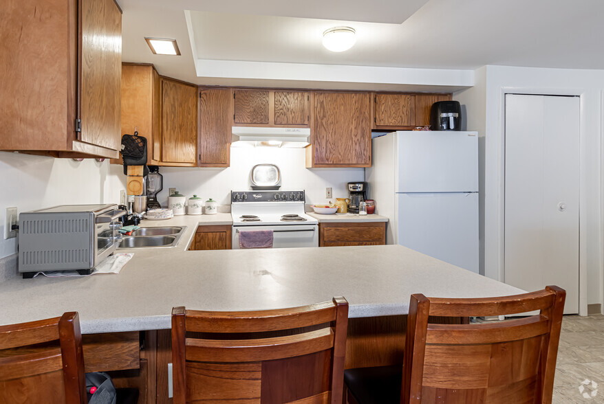 3BR - Kitchen - Summitwoods Apartments