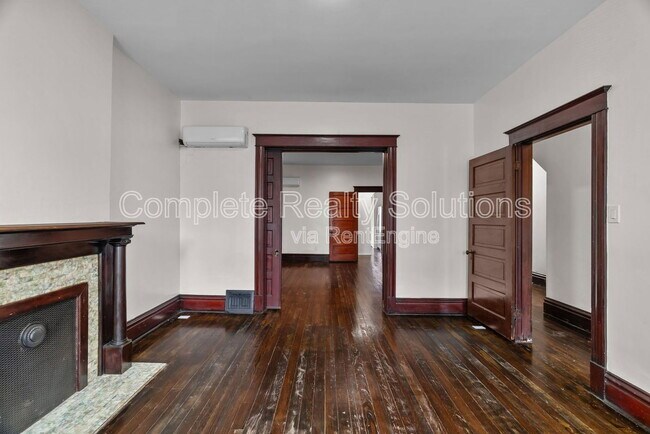 Building Photo - 2042 Russell Blvd