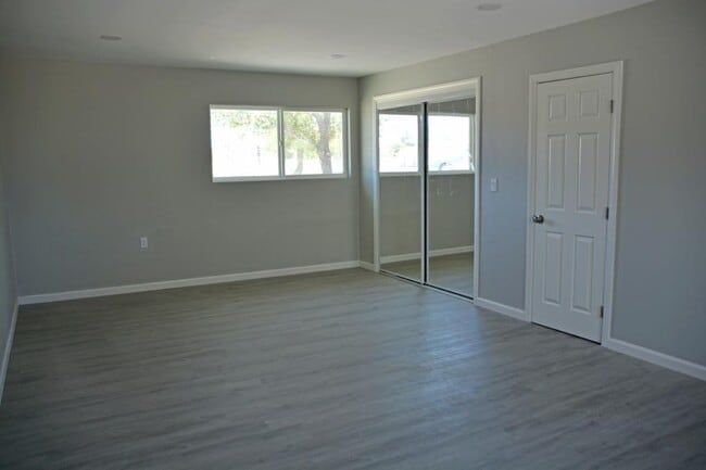Building Photo - 18240 Catalpa St