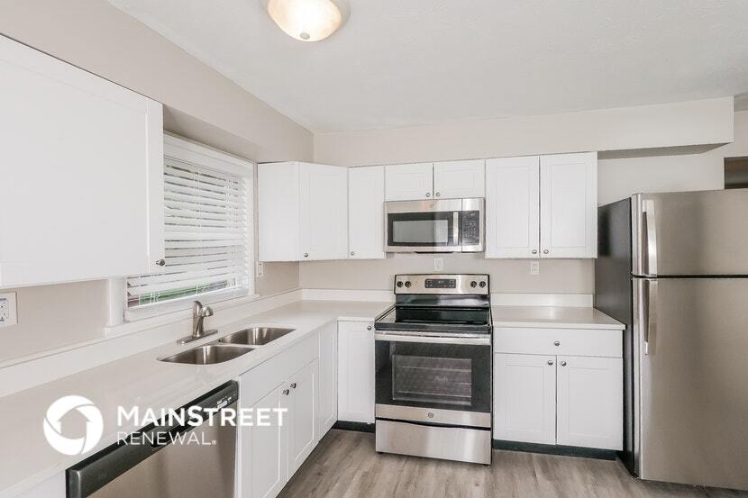 Building Photo - 7809 Axtell Ave