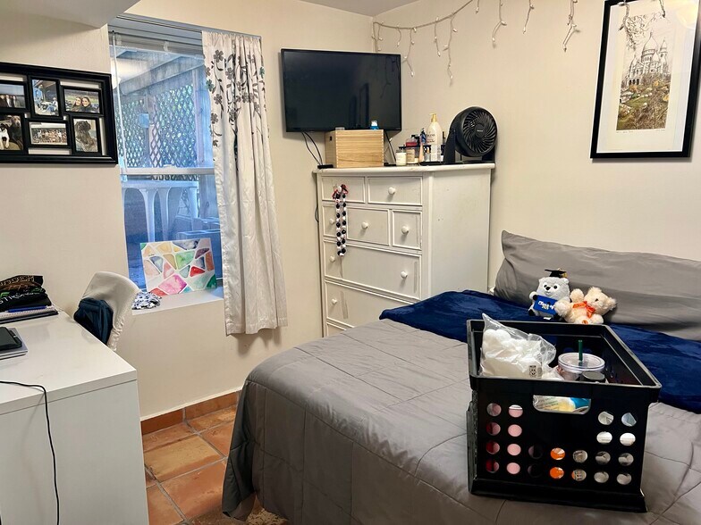 Bedroom 1 - 1610 N Wolcott Ave