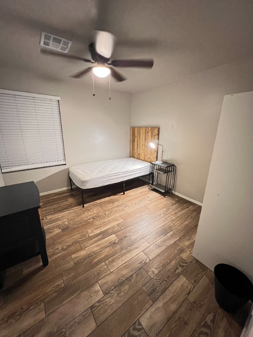 Building Photo - 3645 W Hadley St