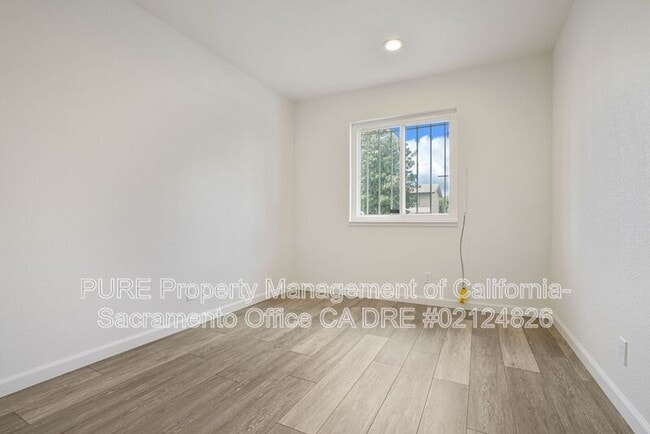 Building Photo - 2140 W La Loma Dr