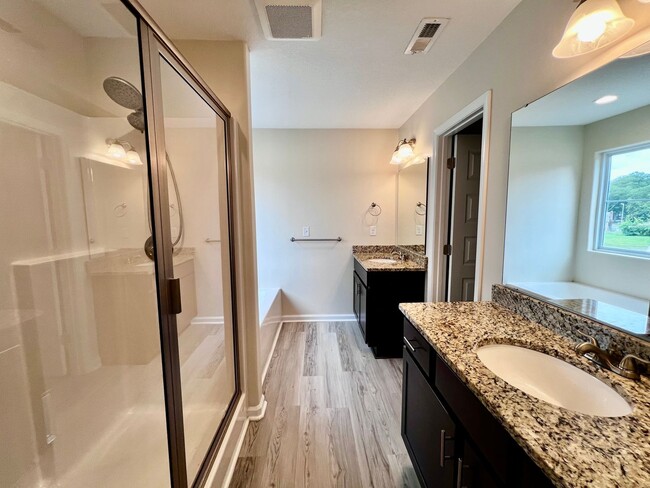 Building Photo - Gorgeous new construction in Norfolk!