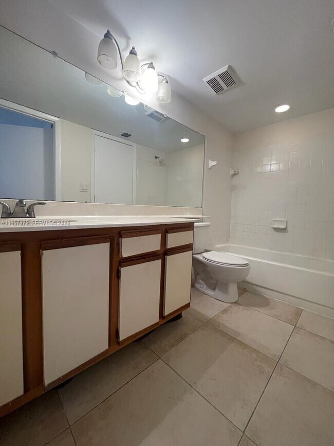 Building Photo - 5628 Rock Island Rd