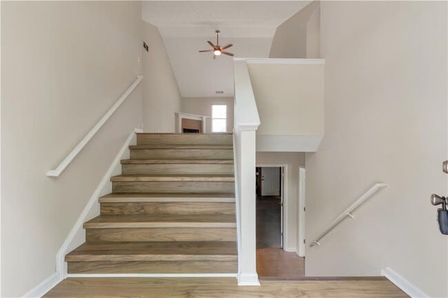 Building Photo - 3168 Meadow Point Dr