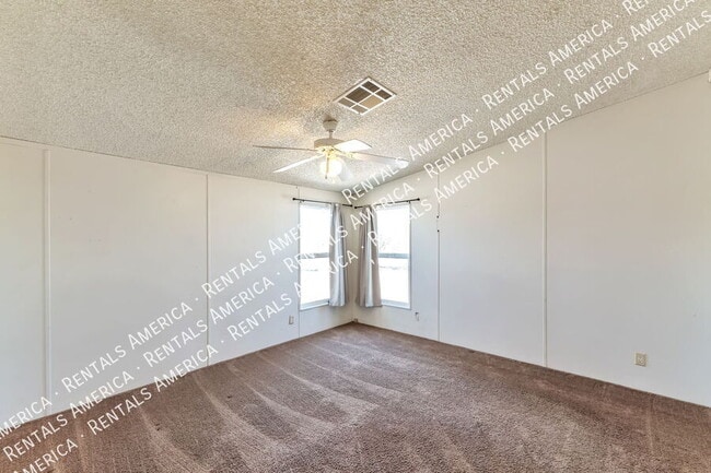 Building Photo - 13320 W El Lobo Rd