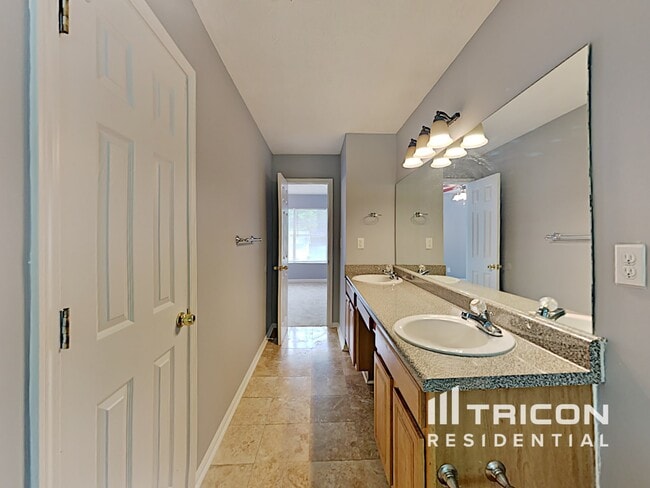 Building Photo - 2996 Aberdeen Way