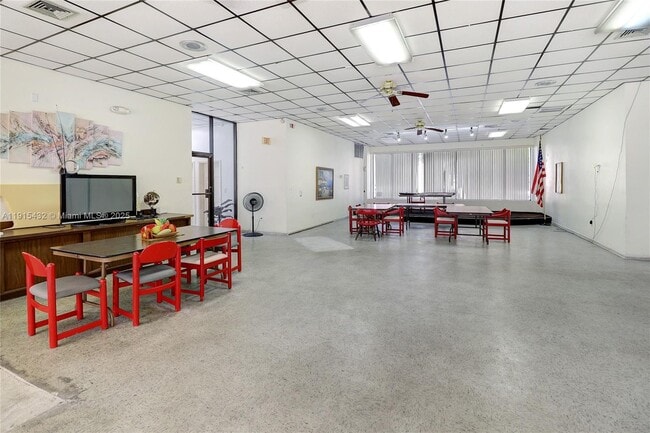 Building Photo - 11905 NE 2nd Ave