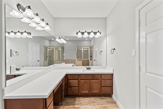 Building Photo - 521 Ironwood Forest Dr