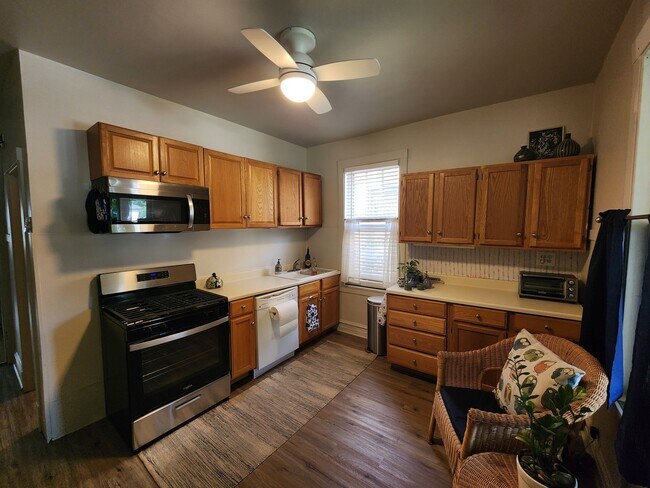 Building Photo - 2538 W Gunnison St
