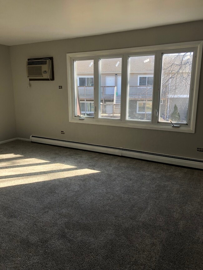 Primary Photo - 140 Orchard Ct