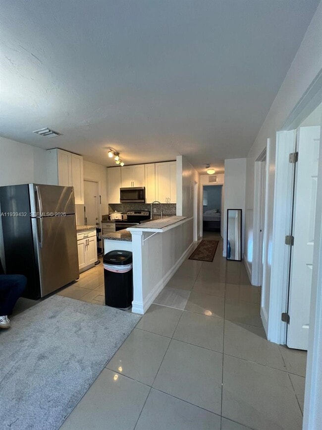 Building Photo - 2920 NW 11th Pl