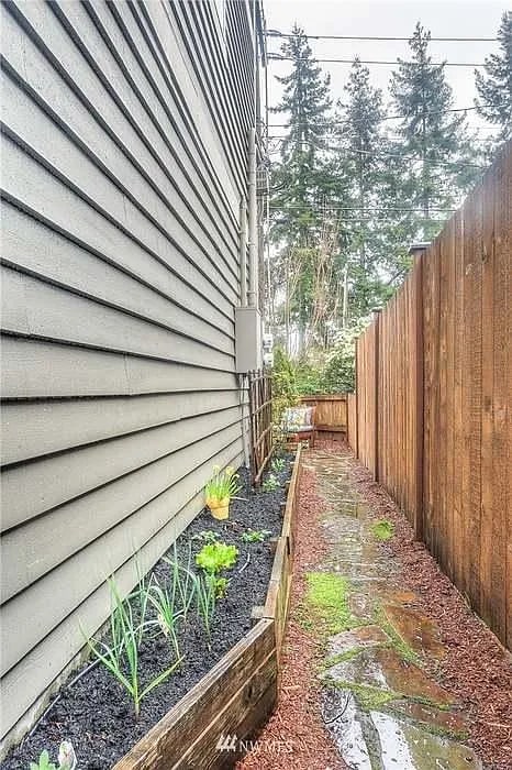 Building Photo - 8403a 8th Ave NW