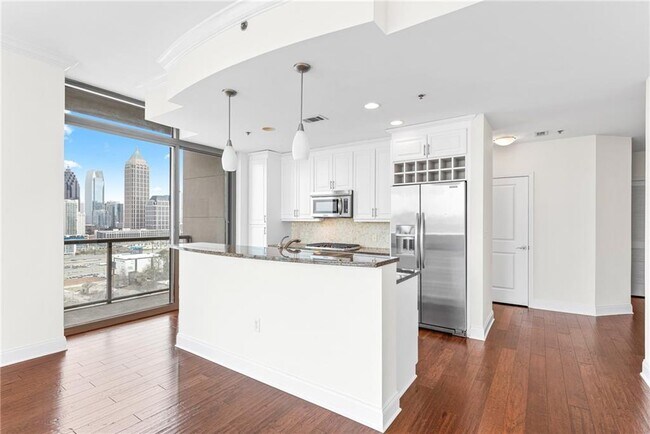 Building Photo - 270 17th St