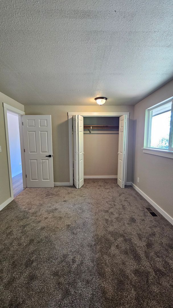 Building Photo - Newly Remodeled Edgewood Duplex with Scenic Views & Privacy
