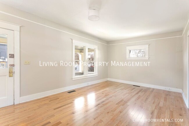 Building Photo - 6303 SE Windsor Ct