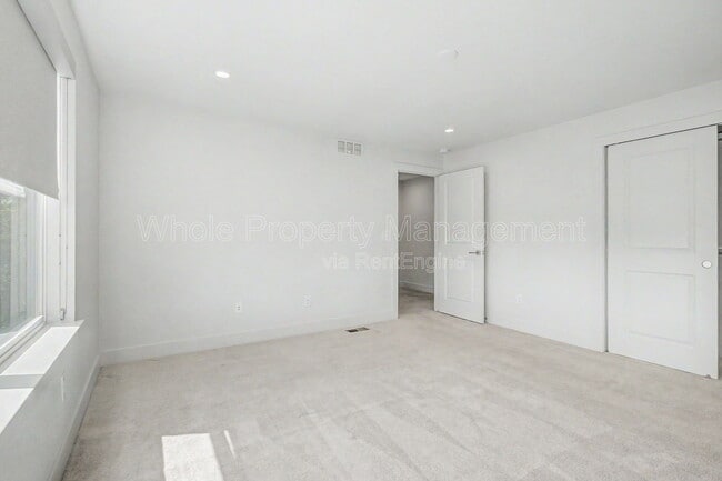 Building Photo - 2708 W 25th Ave