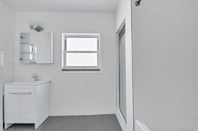 Building Photo - 88-33 Francis Lewis Blvd