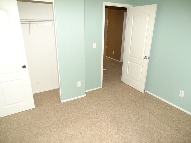 Building Photo - Mountains Edge 3 Bedroom and Loft Home