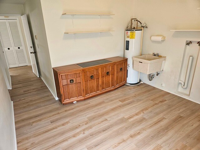 Building Photo - 8040 Canterbury Cir