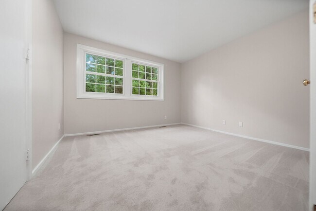 Building Photo - 330 3rd St NW