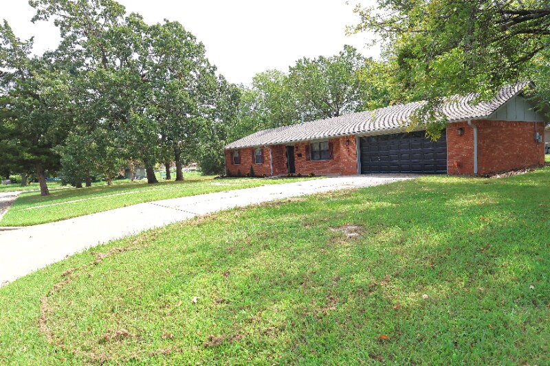 Building Photo - 610 E Peoria Ave
