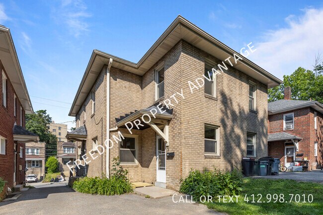 Building Photo - 739 Shady Dr E