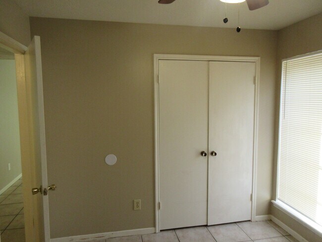 Building Photo - 11514 Meadow Ln