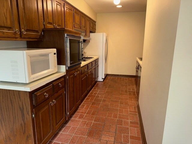 Building Photo - 3360 W 184th St