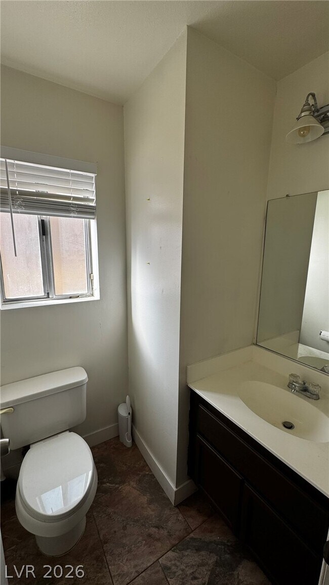 Building Photo - 317 Warmside Dr
